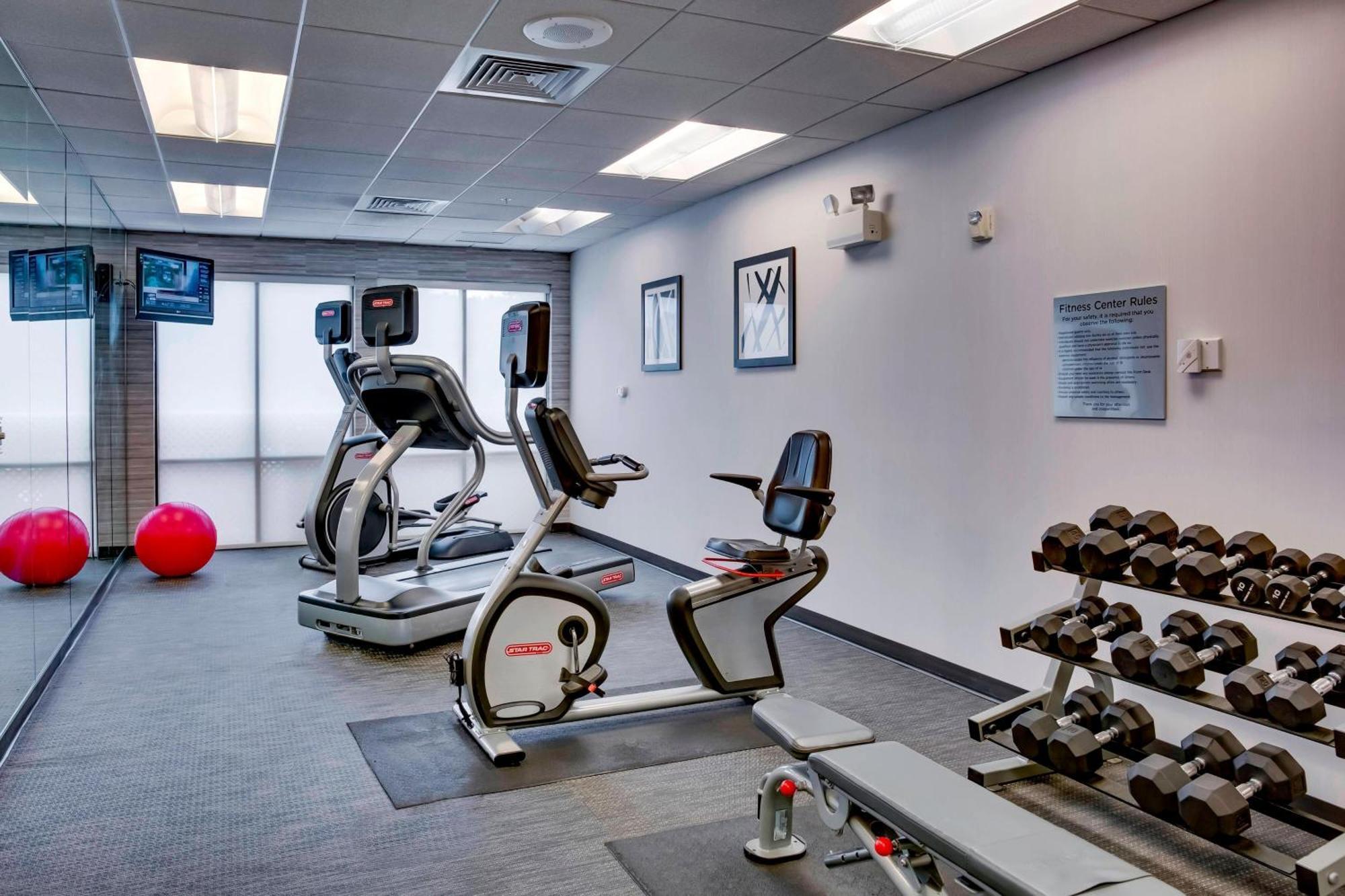 Courtyard Statesville Mooresville/Lake Norman מראה חיצוני תמונה